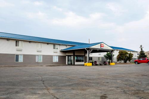 Shelby Hotel | OYO Hotel Shelby MT Hwy 2 & I-15