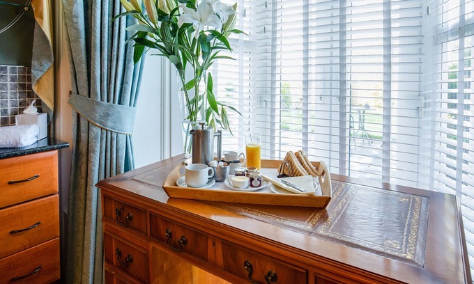 Pembroke Hotel | OYO Lamphey Hall Hotel