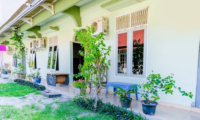 Mandau Hotel | OYO Life 2745 Nabeza House