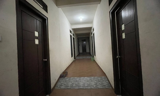 Lamongan Hotel | OYO Life 93147 Rumah Kos Shilah Habib Syariah