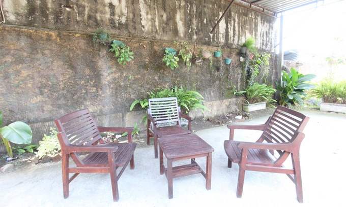 Mataram Hotel | OYO Life 93403 Penginapan Adinda