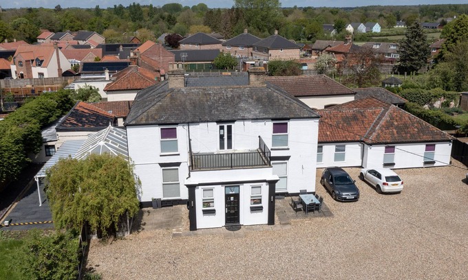 Watton Hotel | OYO Watton Vibe Hotel