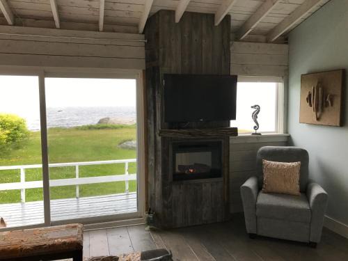 Indian Harbour Ski Chalet | Oyster Cottage