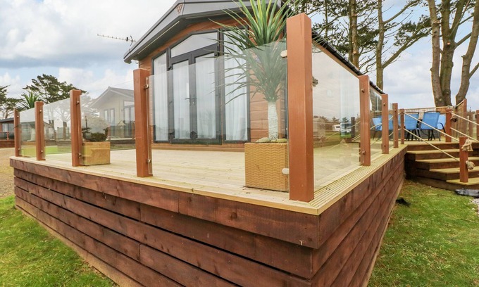Hasguard Cross Cottage | OYSTER LODGE, pet friendly, character holiday cottage in Broad Haven