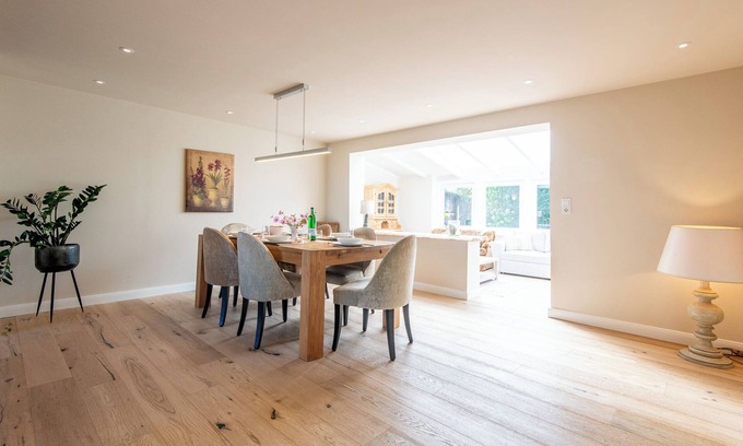 Rodenas Apartment | Oystercatcher vacation apartment with garden, terrace and beach chair