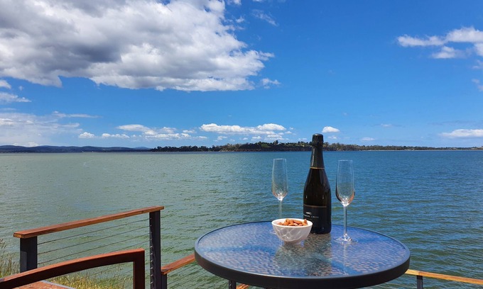 Sorell Council House | Oysterhouse - A premium luxury experience right by the water.