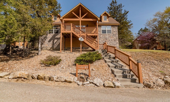Branson West Cabin | Ozark Livin: Cabin Near Silver Dollar City with On-Site Golf Course, Dog Friendly, and Free WiFi!