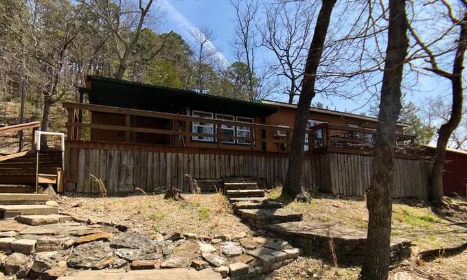 Eureka Springs House | Ozark Rambler Cabin