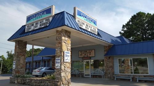 Eureka Springs Hotel | Ozarka Lodge Eureka Springs