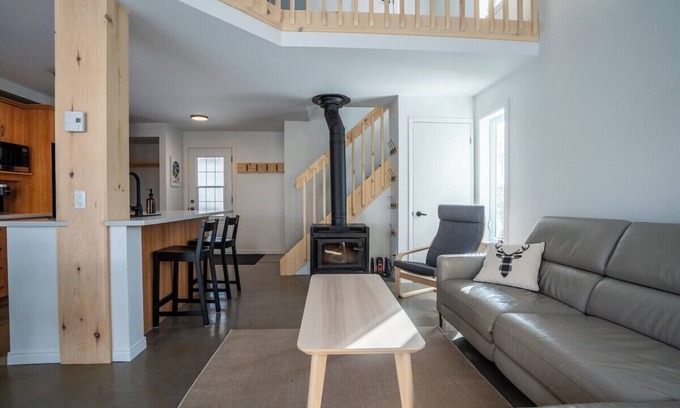 Beaupre Apartment | P-161: 2-bedroom mezzanine condo