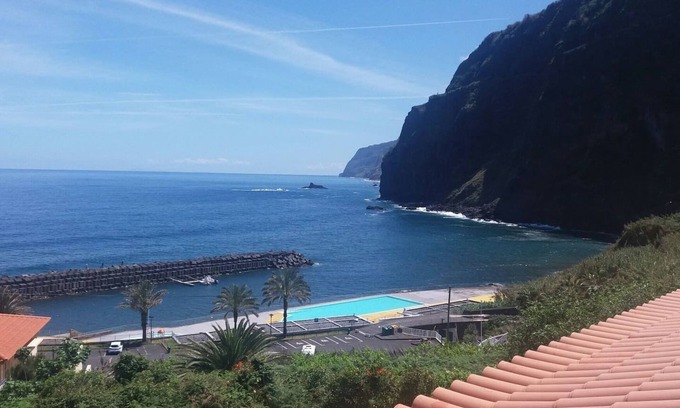 Ponta Delgada House | P Delgada 3-Bed House, Sleeps 6, Parking & SeaView