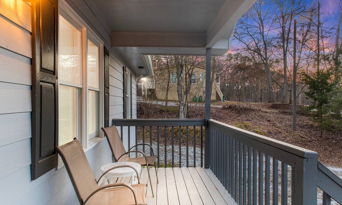 Gumlog House | P J's Inlet - Pet Friendly Oasis