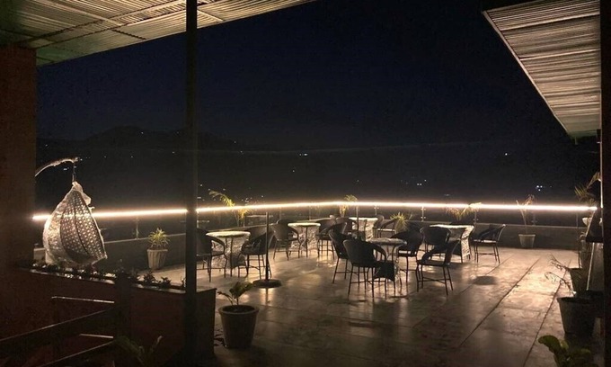 Sirmour Hotel | P.VEE RESORTS