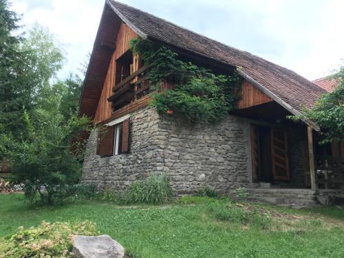Bradut House | Pace in Kuvaszó-Casă la cheie