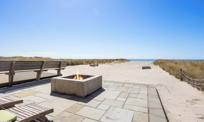 Oregon Coast House | Pacific City Oceanfront Home. Steps to the beach. Charming 2 bedroom 2 bathroom