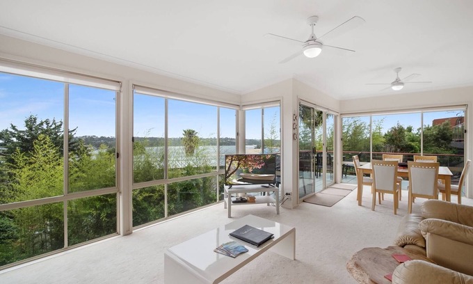 Merimbula Cabin | Pacific Heights - 3 Bedroom Executive Deluxe Apartment