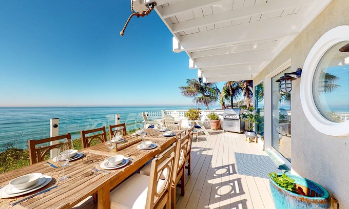 Leucadia House | Pacific Ocean Paradise with an Expansive Deck, Balcony, Amazing Views, & Free WiFi