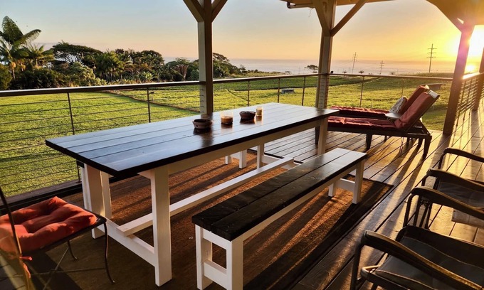 Pepeekeo House | Pacific Ocean views & newly renovated kitchen