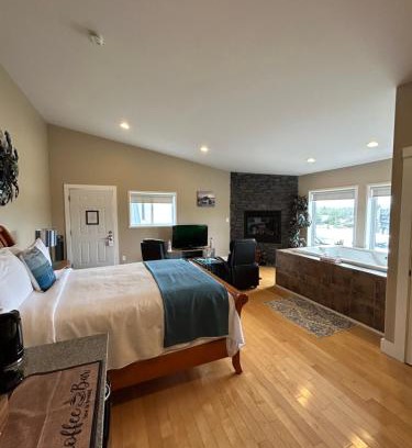 Ucluelet Cabin | Pacific Rim Guest Lodge - Adults Only