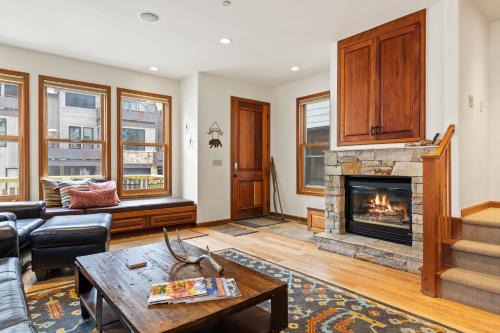 Telluride Apartment | Pacific Street Townhome 514B by AvantStay Cute Townhouse in the Heart of Telluride