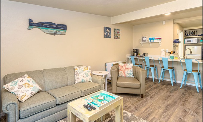 Ocean Shores Condo | Pacific Surf Condo, Handy & Happy
