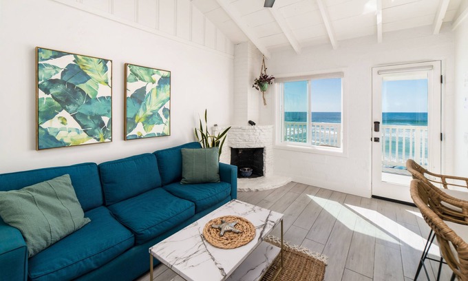 Oceanside Condo | Pacific Villa #1 | Relaxing Oceanfront Patio Views