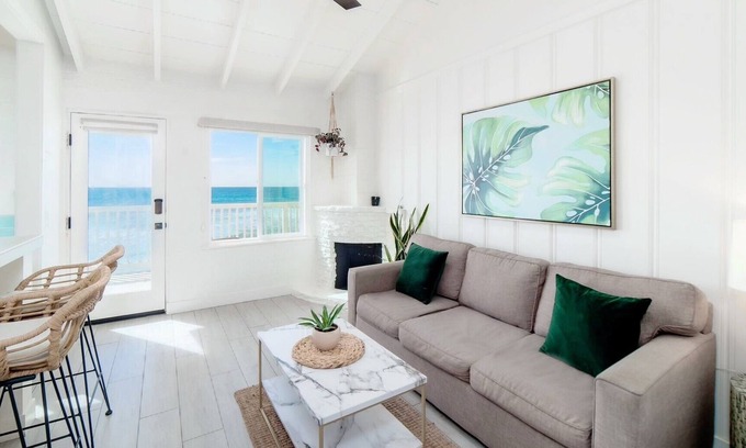Oceanside Condo | Pacific Villas - Unit 2