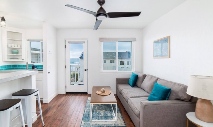 Oceanside Condo | Pacific Villas - Unit 5