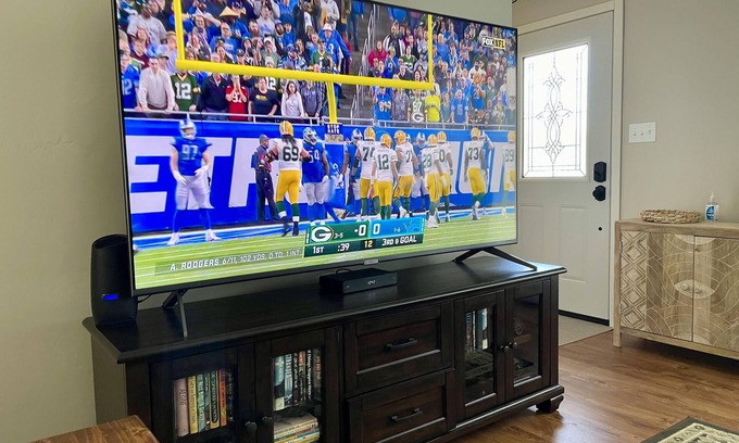 Green Bay House | Packerland 3 Bedroom 2 Bath Near Lambeau/Airport