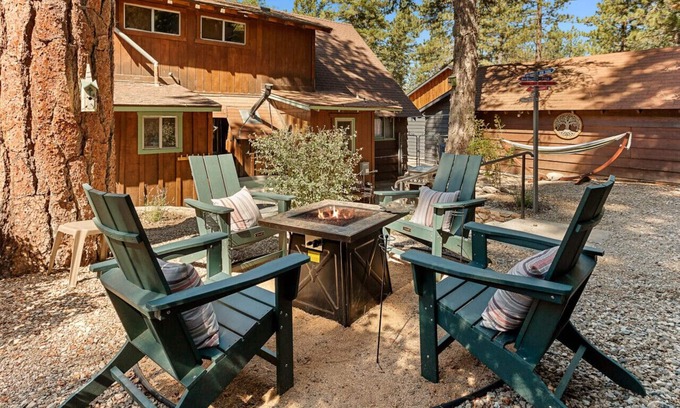 Moonridge Apartment | Paddington Manor - Bear Mtn, Hot Tub, Fireplace