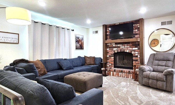 Page Apartment | Paddleboards, Air Hockey, Grill, Fire Pit, W/D, Brkfst, Sleeps 10, up