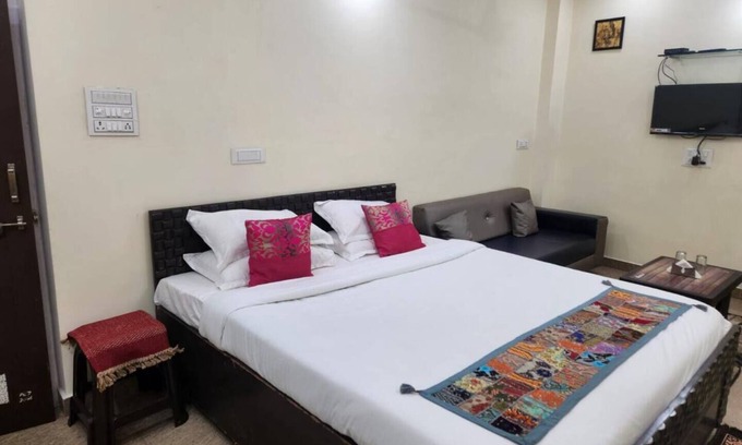 Mount Abu Apartment | Paddy's Luxurious Home Staynn