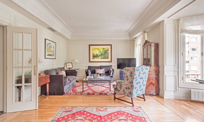 Castellana Apartment | PADILLA III - Three Bedroom Apartment, Sleeps 5