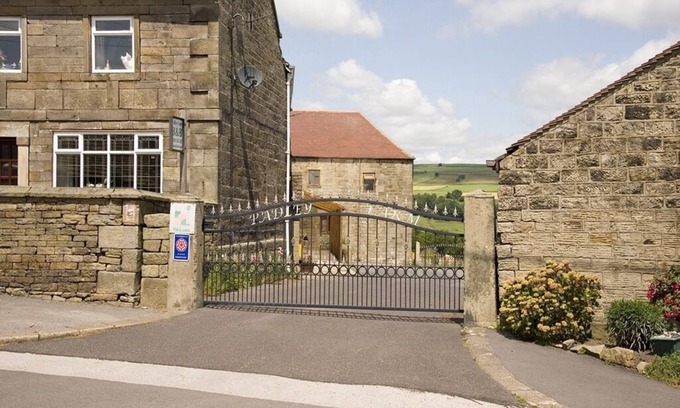 Hollow Meadows Apartment | Padley Farm