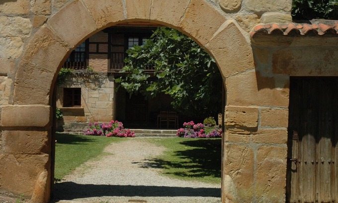Alfoz de Lloredo Cottage | Padruno 4 apartments for 2/4 people