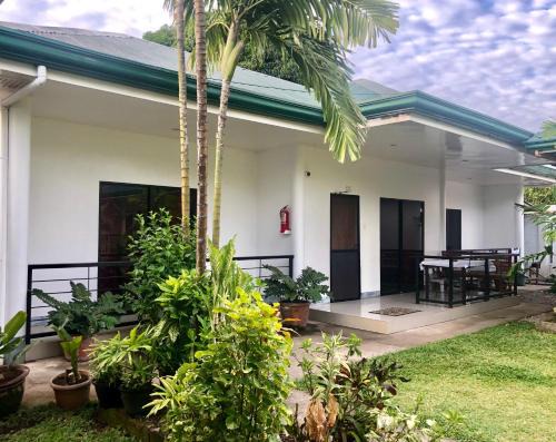 Yumbing House | Paguia’s Cottages