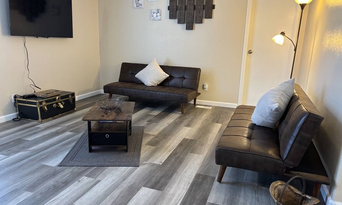 Pahrump House | PahrumpVacation House #1 Families/Groups/Off-Road/Workforce DeathValley&LasVegas