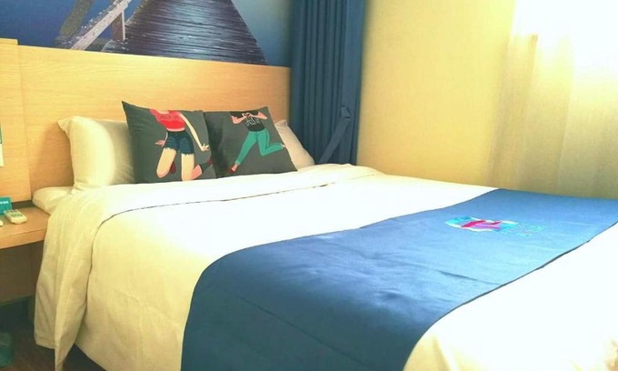 Jinhu County Hotel | Pai Hotel Huiam Jinghenggu Plaza