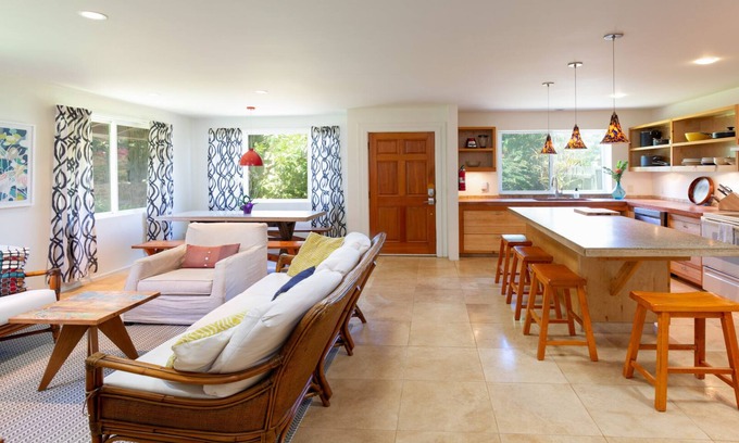 Paia House | Paia Family Cottage - Walk to everything in Paia Town