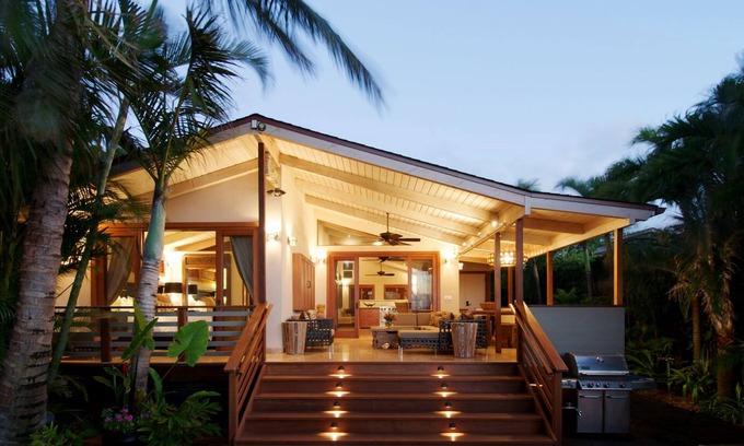 Paia House | Paia Inn - 3 Bedroom Ocean Front Beach House