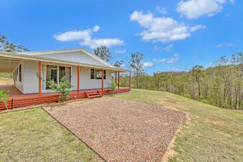 Cessnock City Council House | Paikium Off the grid in Laguna Haven A 100Acre Oasis of Sustainable Ser