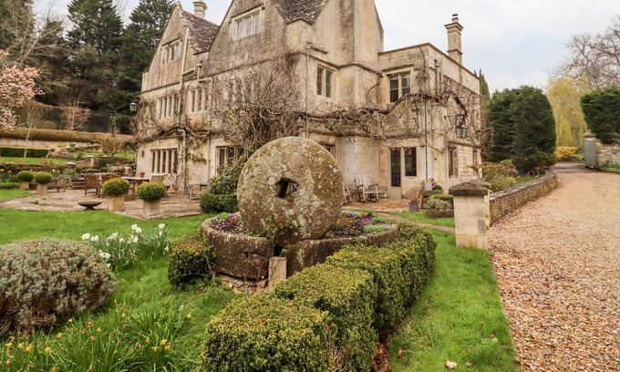 Painswick Cottage | PAINSWICK MILL, pet friendly, character holiday cottage in Painswick