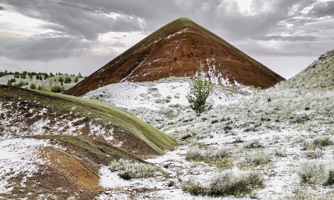 Mitchell Cottage | Painted Hills Vacation - Beautiful Oasis in High Desert of Eastern Oregon