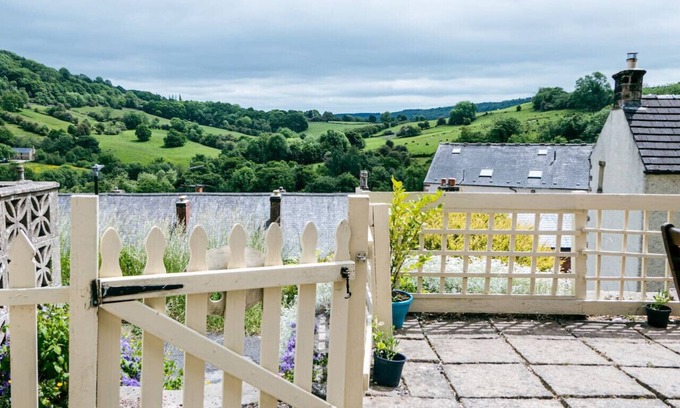 Matlock Cottage | Painter's Cottage, a charming cottage in historic Town of Matlock Bath