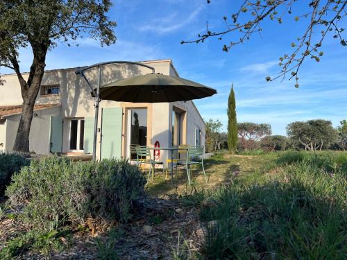 La Motte-dʼAigues Apartment | Paisible gîte moderne avec vue sur le Luberon