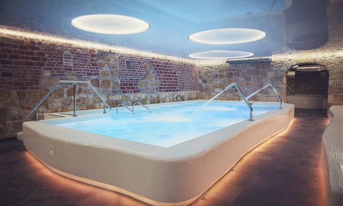 Lwowek Slaski Hotel | Palac Brunow