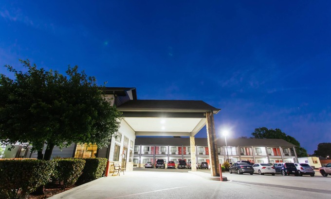 Baytown Hotel | Palace Inn Baytown Spur TX-330