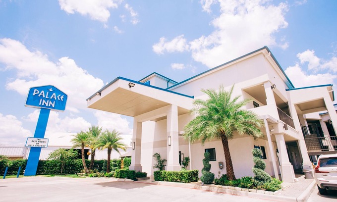 Houston Hotel | Palace Inn Blue I-45 & College Ave