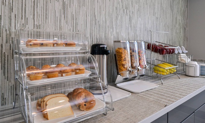 Barker Hotel | Palace Inn Blue Tomball Parkway