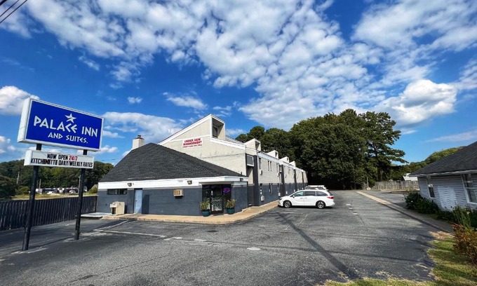 Newport News Hotel | Palace Inn & Suites - Newport News/Jefferson Ave